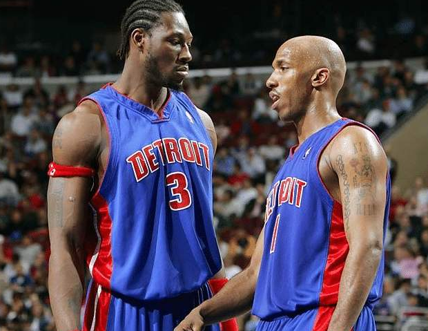 还有潜力可挖？上海32岁老将闫鹏飞潜力赛4中4&罚球3中3得到11分（闫鹏飞还有上升空间？32岁上海老将潜力赛4投4中罚球3罚3中砍下11分）