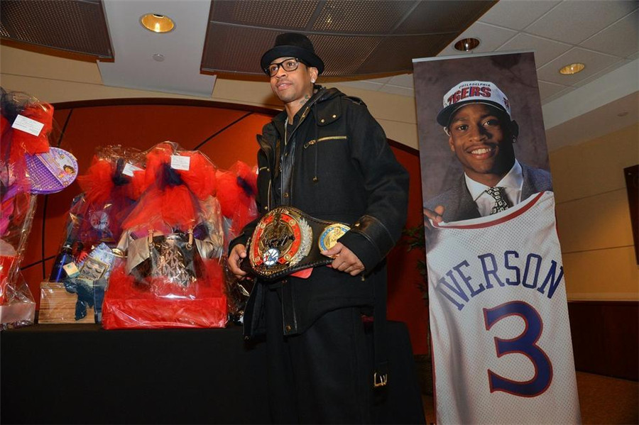 阿姆拉巴特：安东尼不该吃红牌，他并非故意踢对方面部（阿姆拉巴特力挺安东尼：并非故意踢脸，红牌不公）