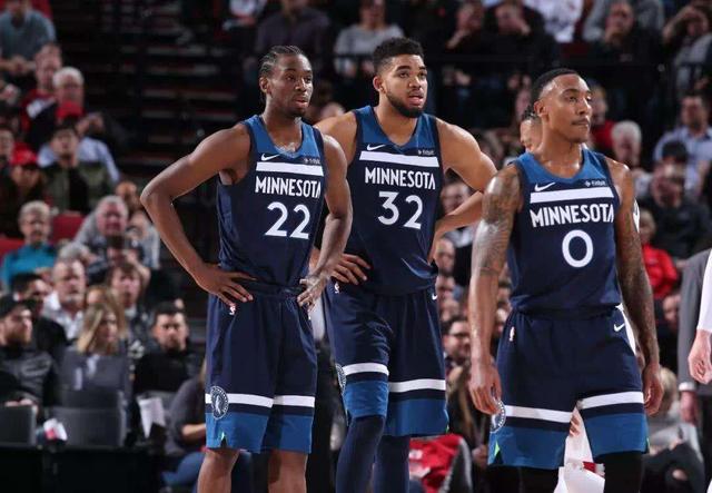 运动战百发百中！瓦兰7投全中高效得到15分6板2助（手感火热！瓦兰7投全进高效轰下15分6板2助）