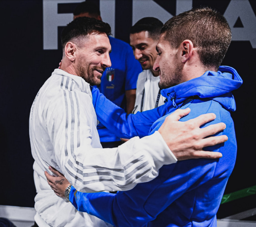 记者：埃贝尔明确表示，只有于帕离队拜仁才会签卢克巴（记者：埃贝尔强调，仅当于帕离队，拜仁才会签下卢克巴）