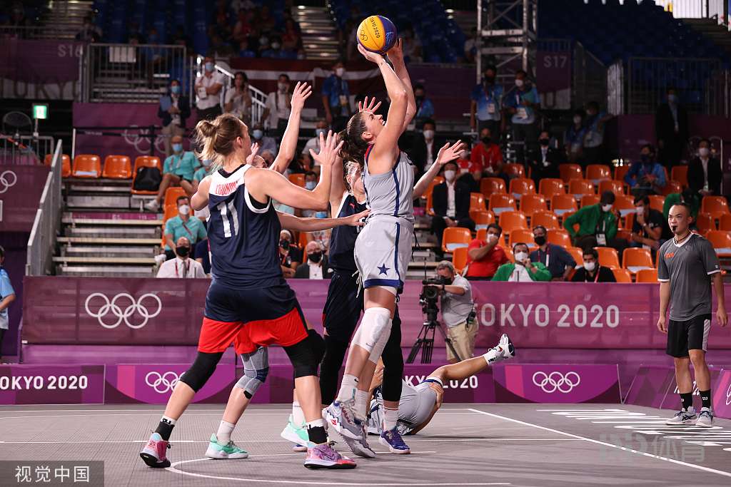 国乒8-2胜法国，产生了3大不可思议，王楚钦救场，王皓脸色铁青（国乒8比2力克法国，上演三大离奇一幕：王楚钦挺身救场，王皓面色铁青）