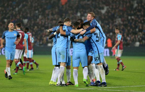 这是中后卫？范德芬长途奔袭神似孙兴慜的普斯卡什奖进球（中卫也能这样？范德芬长途奔袭复刻孙兴慜普斯卡什神球）