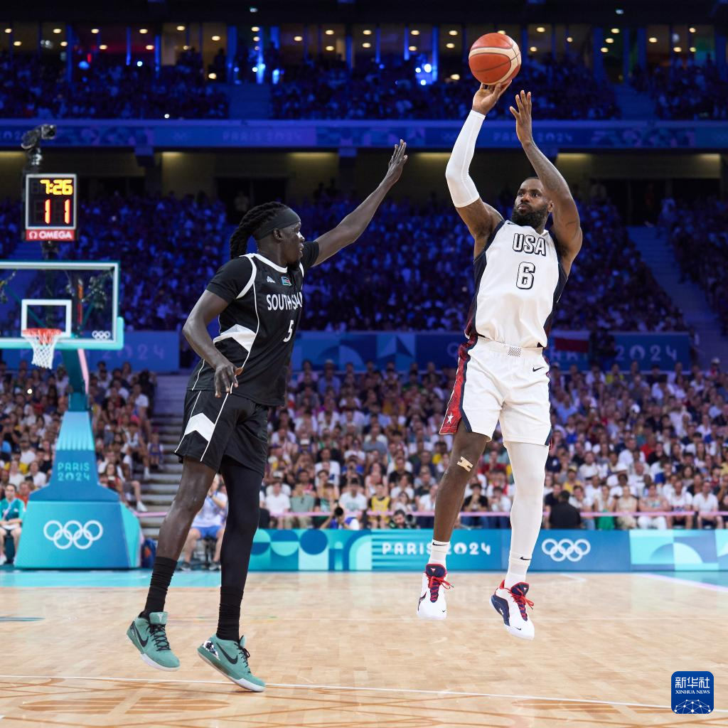 永远的科皇！拜仁在对阵圣保利赛前为科曼补办告别仪式（科皇不说再见！拜仁战圣保利前为科曼补办告别仪式）