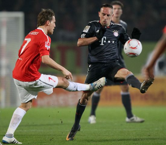 小法：我师从众帅博采众长；对亨利有极高的敬意甚至有点怕他（小法：从众名帅汲取精华，对亨利既敬且畏）