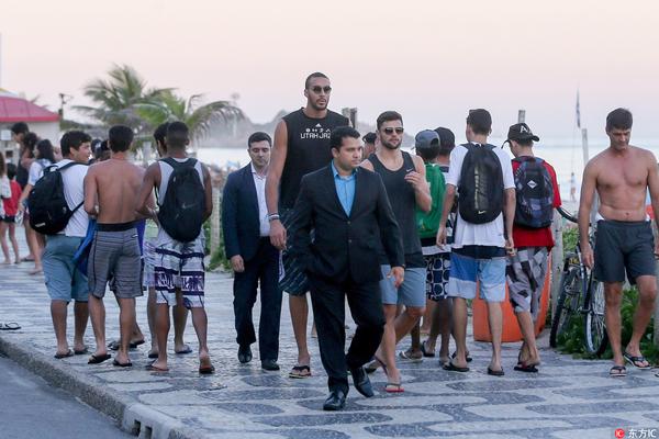 杰明末节15分！全场怒砍23分9篮板双双刷新生涯新高（杰明末节发力砍15分，全场23+9双创生涯新高）