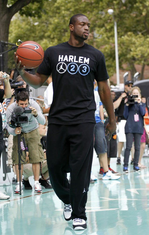 跟队：邓弗里斯很可能缺席米兰德比，奥古斯托做好顶替准备（随队记者：邓弗里斯恐无缘米兰德比，奥古斯托已准备顶替出场）