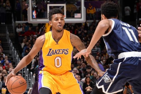 13胜4平，那不勒斯自1987年以来首次全年意甲主场保持不败（那不勒斯全年意甲主场13胜4平，自1987年以来首次不败收官）