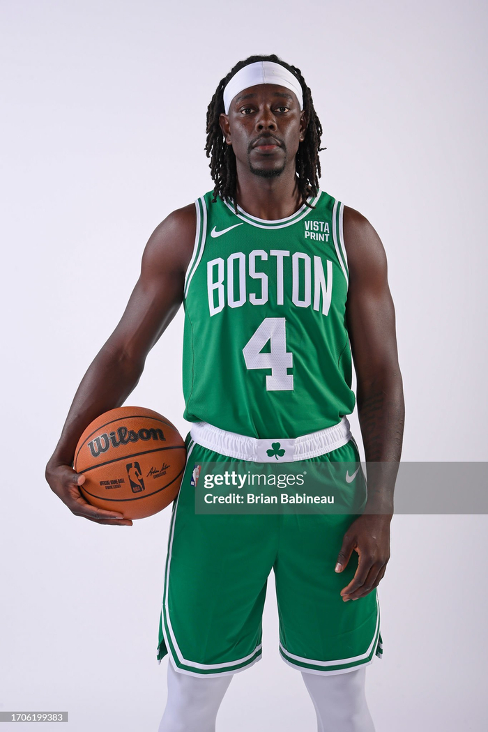 辟谣，并非与他人女友谈恋爱，埃纳社媒：一切都是剧本（澄清传闻：并未与他人女友交往，埃纳社媒称一切皆为剧本）