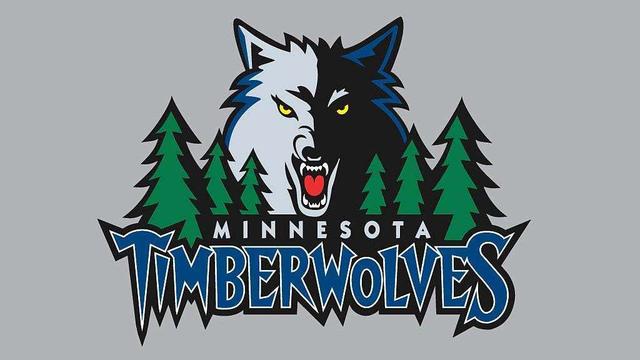 欧文突破防守助攻制胜（欧文强突送妙传锁定胜局）