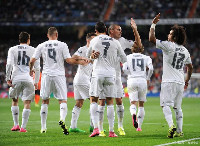 曼联红魔主场零封埃弗顿（红魔曼联坐镇老特拉福德零封埃弗顿）