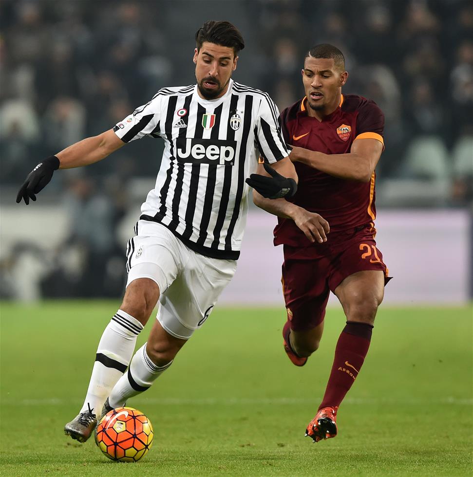 随阿根廷队在西班牙公开训练，梅西：感谢今天到场的所有人（阿根廷队在西班牙进行公开训练课，梅西向到场观众致谢）