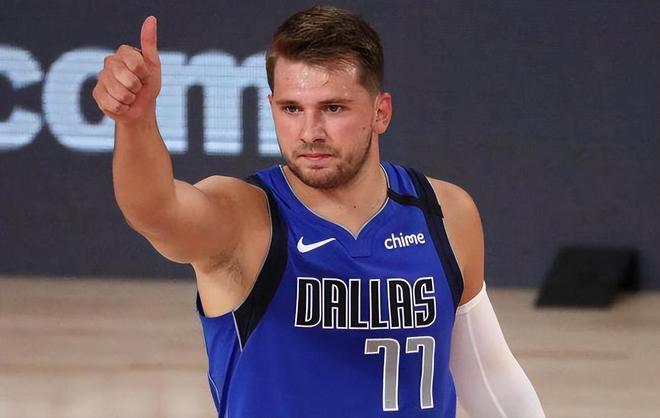 首次获奖！官方：拜仁球员莱默尔当选奥地利年度最佳球员（官宣：拜仁球员莱默尔荣膺奥地利年度最佳，生涯首次获此殊荣）