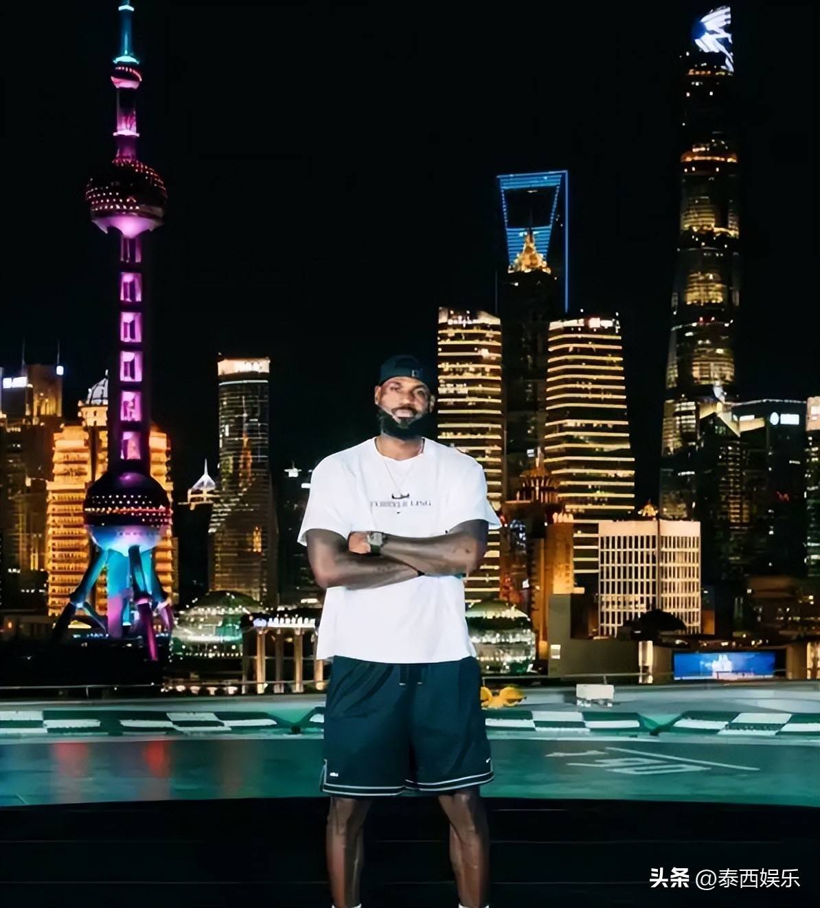 皇家马德里在圣马梅斯胜利后的录像：激情与荣耀的完美展现（皇马圣马梅斯凯旋视频：热血与荣光的极致呈现）