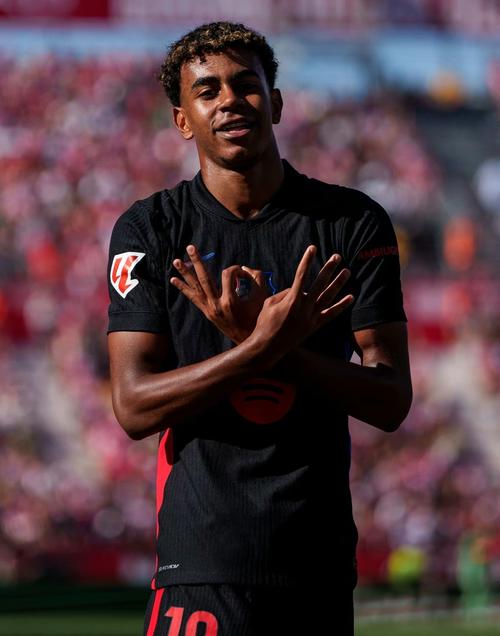 斯卡洛尼：上届踢沙特教训得吸取；阿根廷核心班底都去世界杯（斯卡洛尼：吸取上届对沙特的教训，阿根廷核心班底将全员征战世界杯）