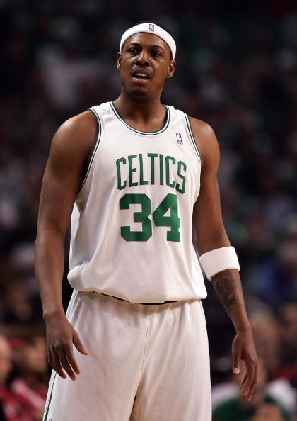 公牛vs勇士前瞻：公牛6连败状态低迷，勇士背靠背冲两连胜（公牛对阵勇士前瞻：公牛陷六连败低迷，勇士背靠背力争两连胜）