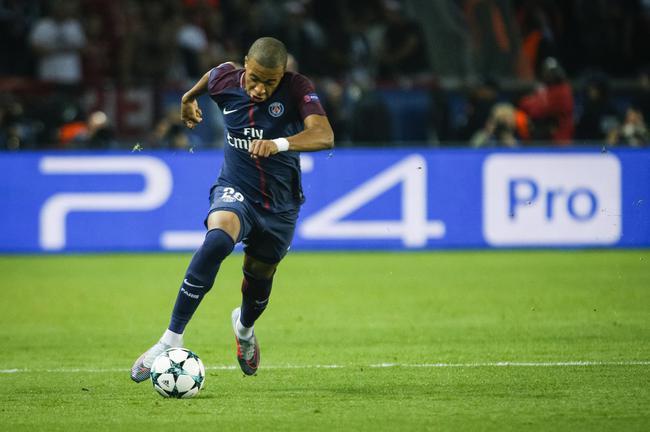 球迷：对方防他像空气一样（球迷：对手防他形同虚设）