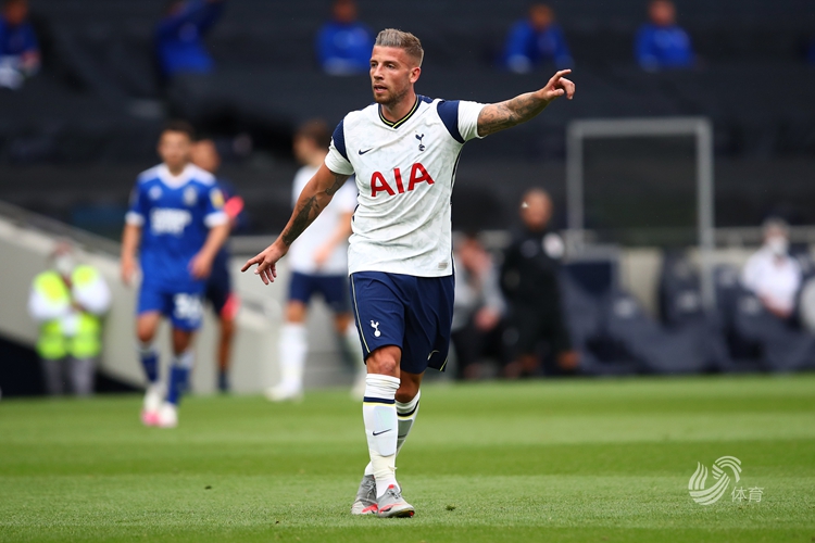 34岁阿联酋国脚奥马尔宣布退役，曾斩获亚洲足球先生（34岁阿联酋球星奥马尔宣布挂靴，曾荣膺亚洲足球先生）