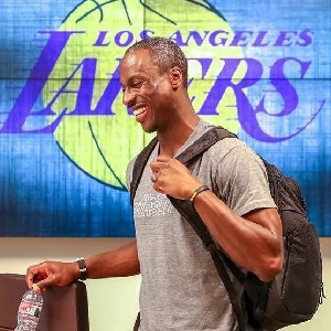 英媒：两家沙特球队将在1月报价萨拉赫，金额远低于2亿镑（英媒称两家沙特俱乐部拟于1月求购萨拉赫，报价大幅低于2亿英镑）