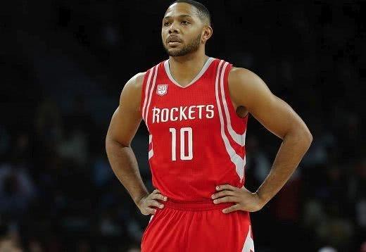 上来就杠上了！狄龙单打詹姆斯 连续转身突破上篮回应（开局火拼！狄龙单挑詹姆斯 连续转身突破上篮强势回敬）