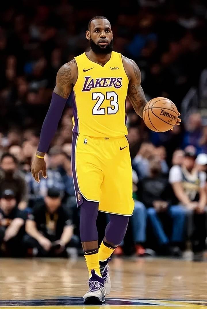 哈兰德：对多纳鲁马只有赞美之词；来意大利踢球？还没考虑过（哈兰德：多纳鲁马值得盛赞，去意大利踢球暂未考虑）